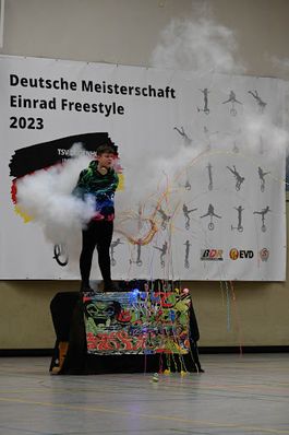 2023-11-12 DM Expert Männlich